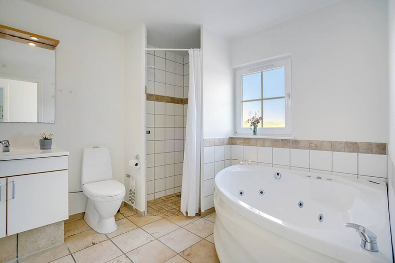 Bathroom 5, Lalandia Resort Rødby, Lolland