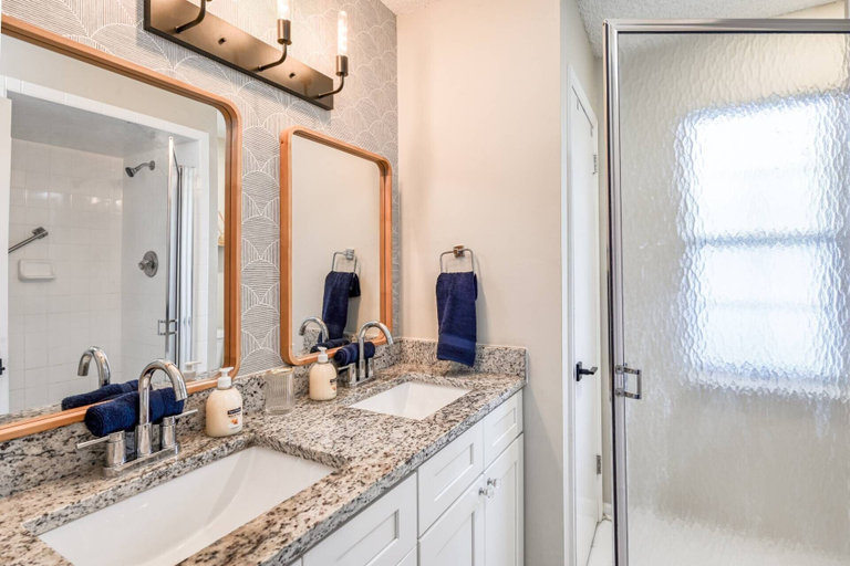 Bathroom 4, The Pelican Point, Saint Johns