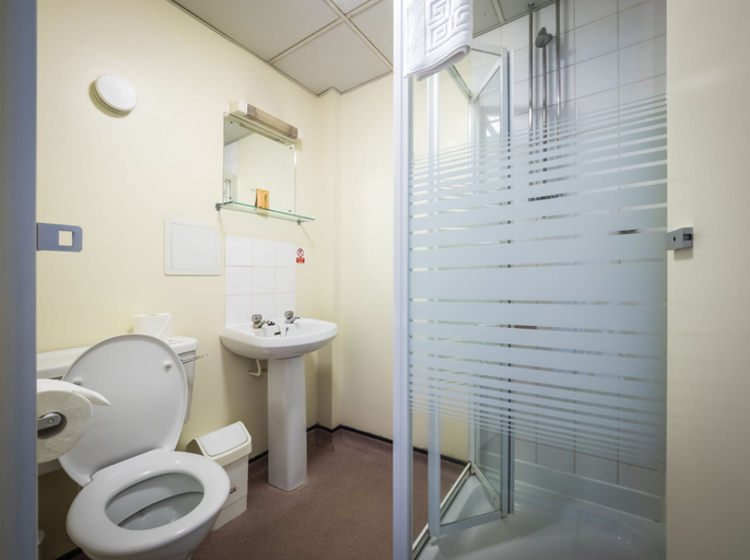 Bathroom 4, LSE Bankside House - Campus Accommodation, London