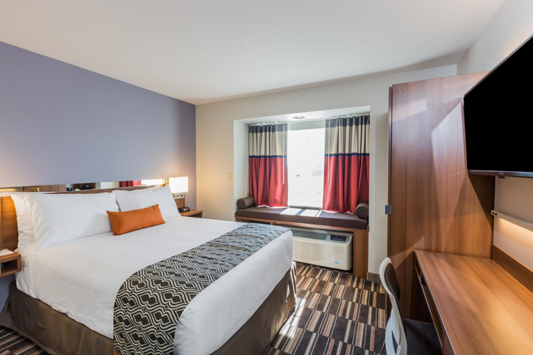 Bedroom 3, Microtel Inn & Suites By Wyndham Tioga, Williams