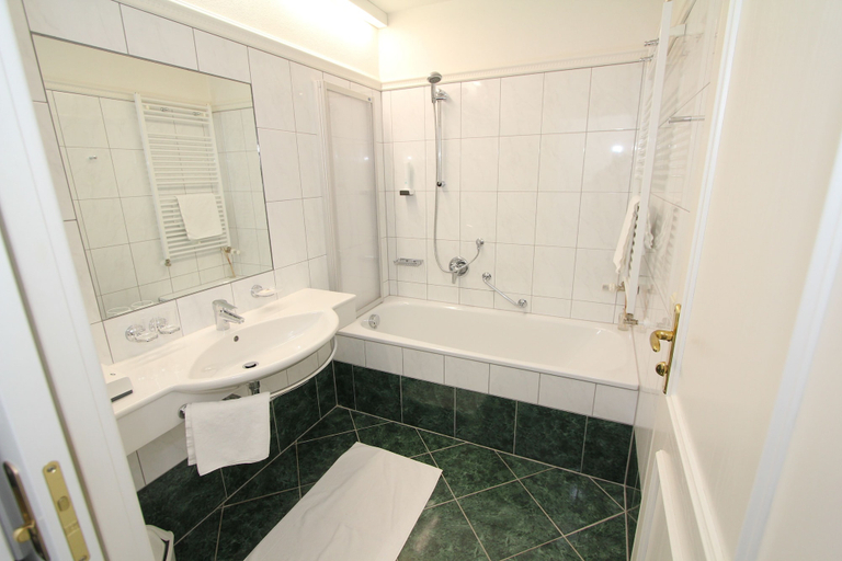Bathroom 5, Hotel Goldener Stern, Hallein