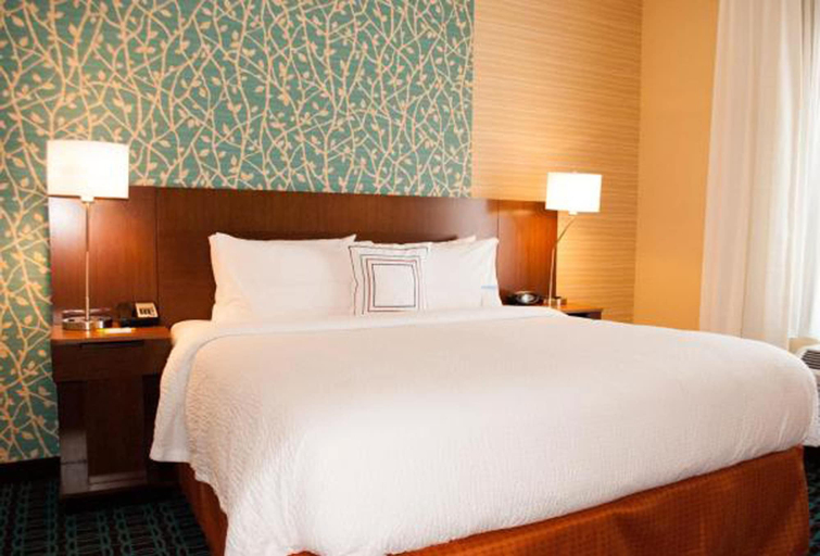 Bedroom 3, Fairfield Inn & Suites Canton South, Stark
