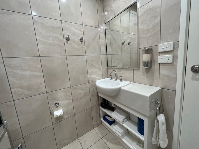 Bathroom 3, Ryley Motor Inn, Wangaratta - Central