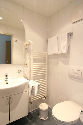 Bathroom 3, Gästehaus am Lausitzring, Elbe-Elster
