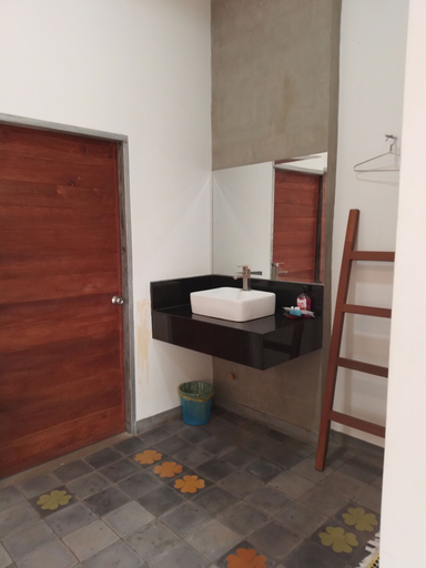 Bathroom 4, Passport Villa, Siem Reap