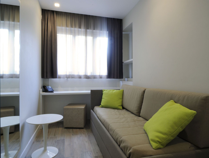 Others 5, Hotel Concordia, Savona