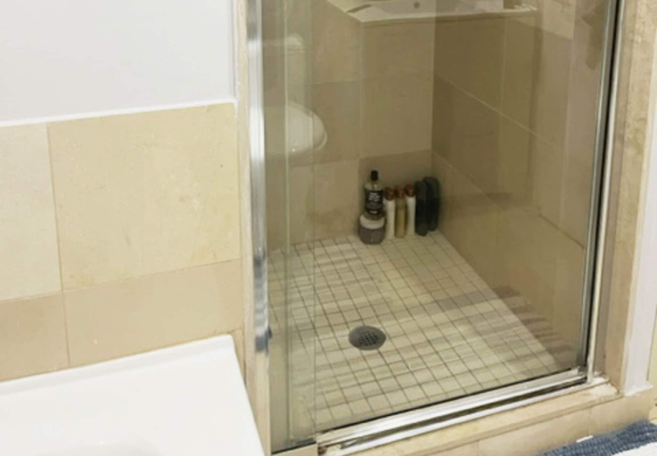 Bathroom 2, Queens Quay-Downtown-Lakeview -CN view, Toronto
