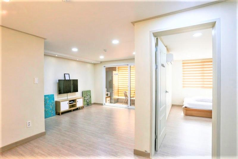 Bedroom 2, Busan J&J HOUSE, Haeundae