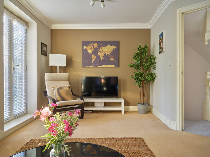 Others 5, Brookbank Close, Gloucestershire