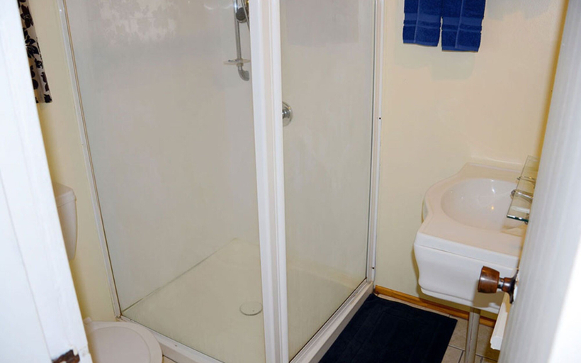 Bathroom 3, Tianas Beach, Rorotonga