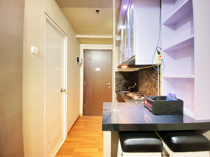 In-room dining, Relaxing Studio Room At Suites @Metro Apartment, Bandung