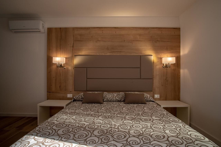 Bedroom 3, Aparthotel Miramare, Gorizia