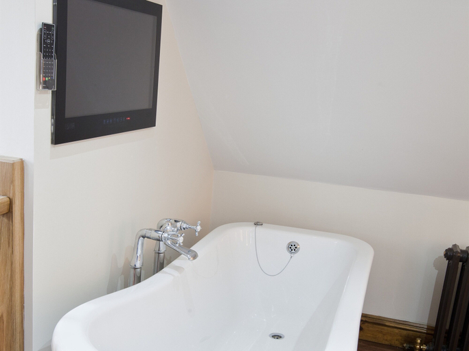 Bathroom 4, The New Inn, Dorset