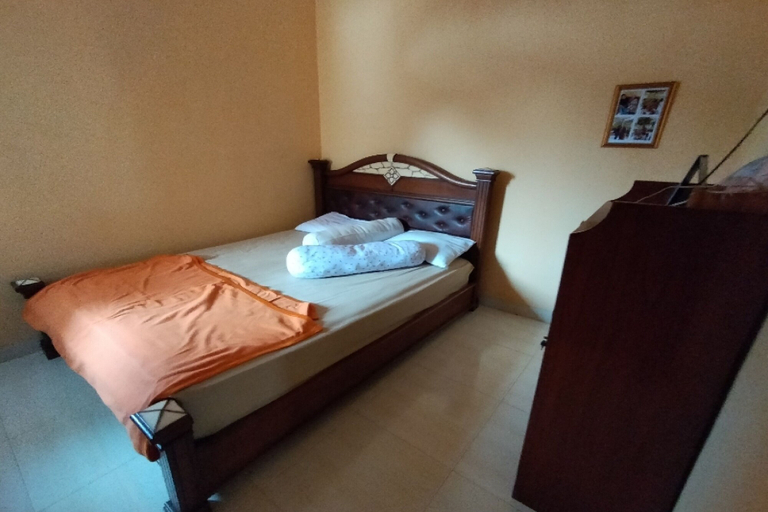Bedroom 2, Hotel O Desa Wisata TarajuNearGunung Panggung, Tasikmalaya