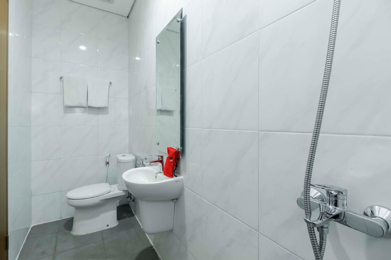 Bedroom 4, RedDoorz Plus near Tebet, South Jakarta
