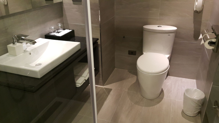 Bathroom 4, Look Royal Resort, Chiayi City