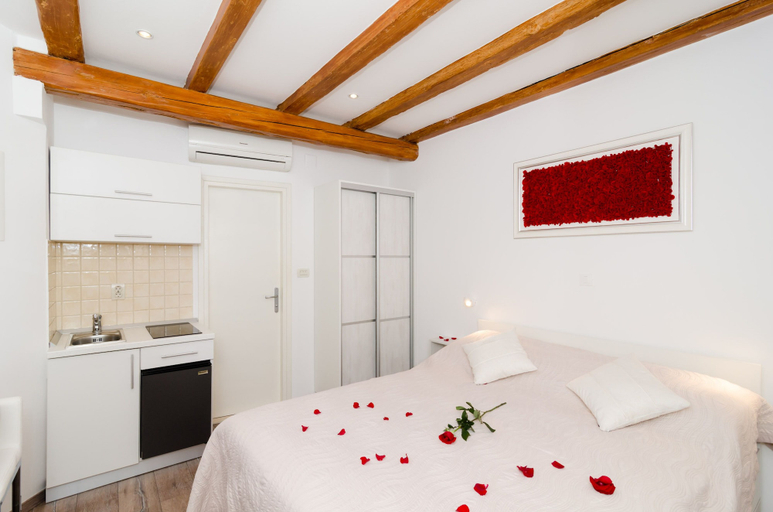Bedroom 3, Apartments Raic, Dubrovnik
