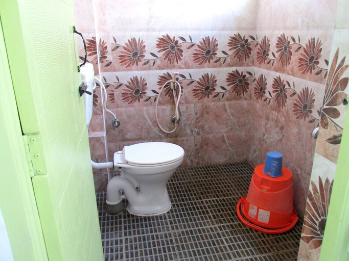 Bathroom 3, Eden A Park, Dindigul