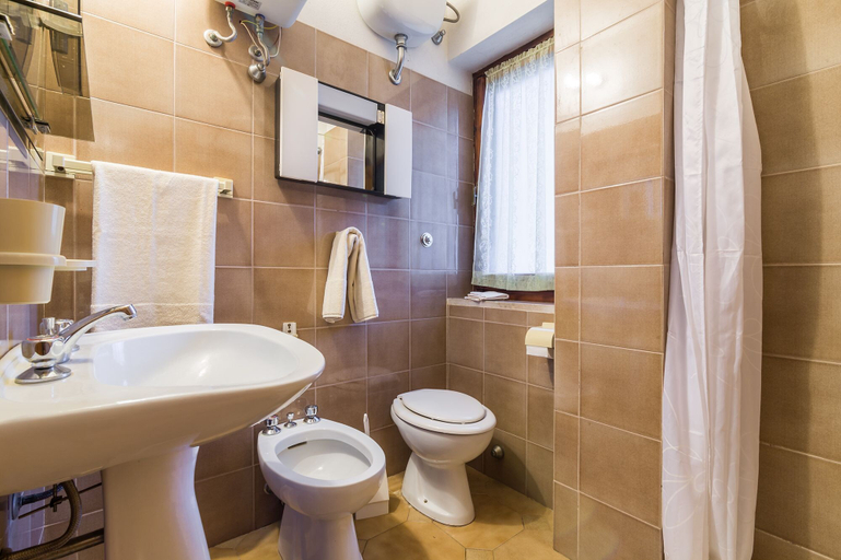 Bathroom 4, AffittaSardegna - Il Pineto 2, Nuoro