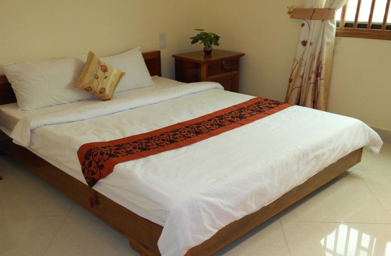 Bedroom 3, Lux Star Town Hotel, Ruessei Kaev