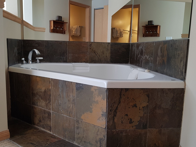 Bathroom 4, Sunset Resorts Canmore and Spa, Division No. 15