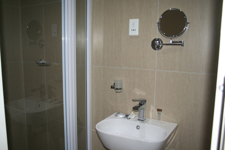 Bathroom 3, Thembelihle Guest House, Umgungundlovu