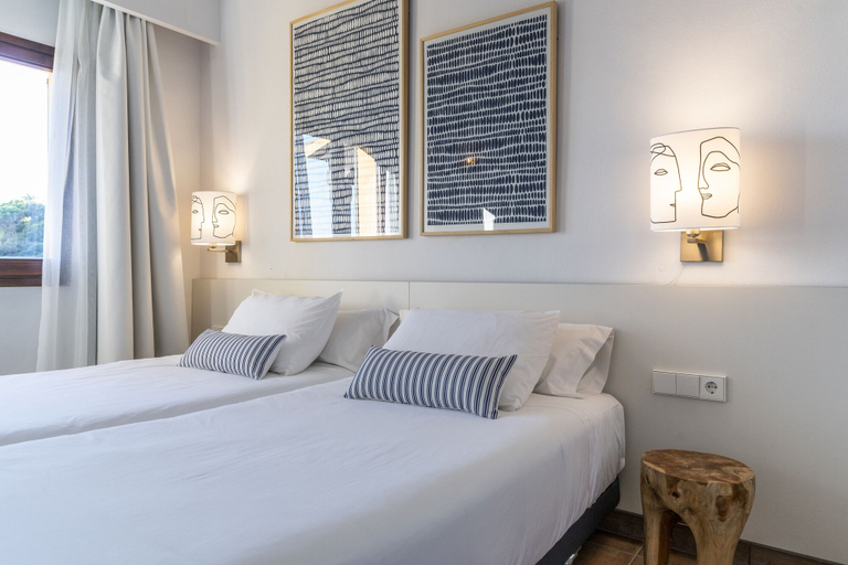 Bedroom 3, Calallonga Hotel Menorca, Baleares