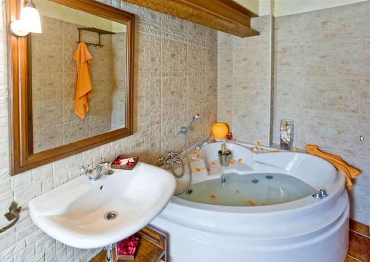 Bathroom 3, Rural Castell, Valencia