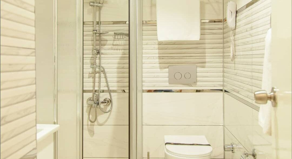 Bathroom 5, Grand Gulizar Hotel, Merkez