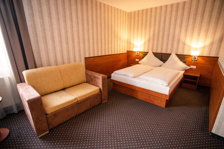 Bedroom 3, Hotel Bacero, Środa Śląska