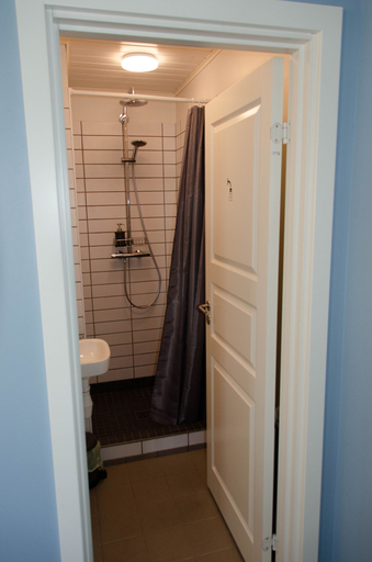 Bathroom 3, Hólmavík Guesthouse, Hólmavíkurhreppur