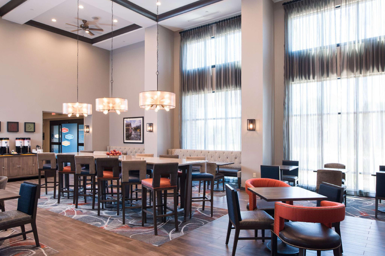 Public Area 2, Hampton Inn & Suites at Wisconsin Dells Lake Delton, Sauk