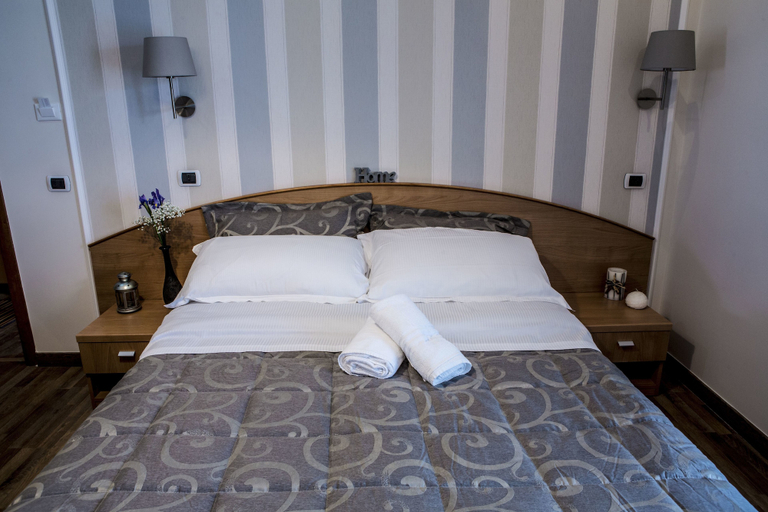 Bedroom 4, St. Peter Bed in Rome, Rome