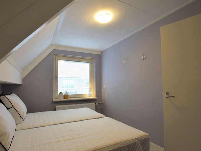 Bedroom 4, Terraced House by Katwijk Beach & Center, Katwijk