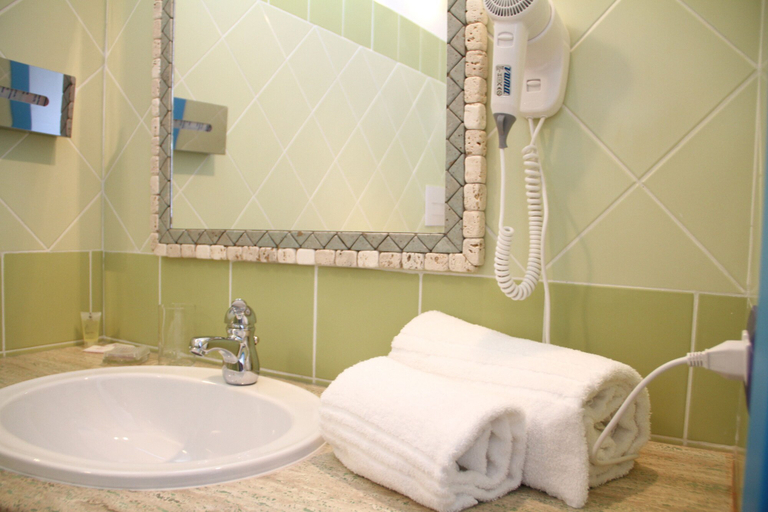 Bathroom 5, Hotel Gran Torre, Oristano