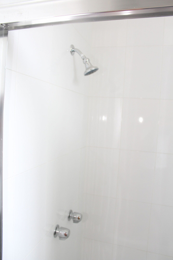 Bathroom 5, LEBON Appart Hotel, Port-au-Prince