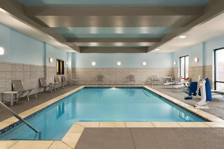 Sport & Beauty, Hampton Inn Spring Hill, Maury