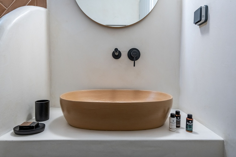 Bathroom 2, Remezzo Suites, South Aegean