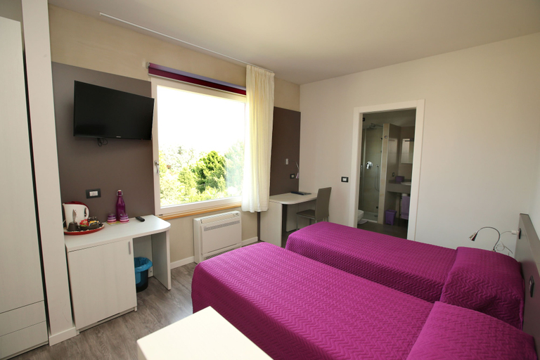 Bedroom 3, B&B Ai Santi, Verona