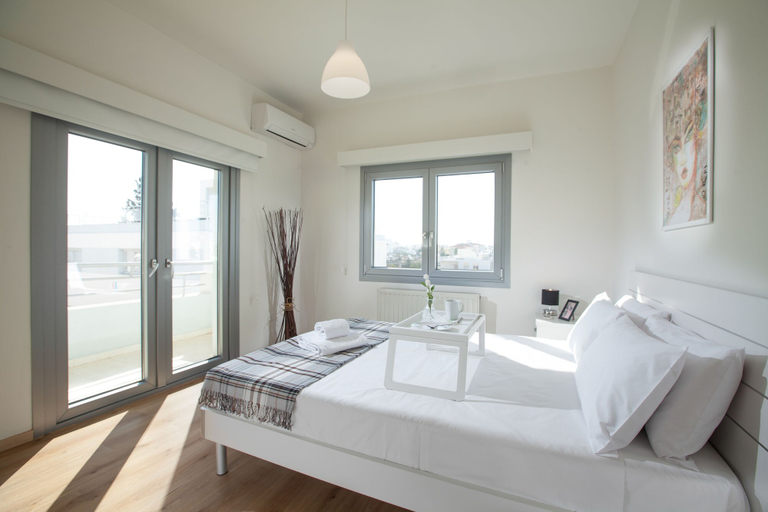 Room 4, Myrtiana Apartments