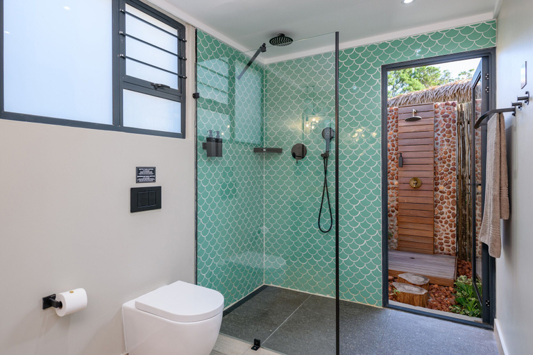 Bathroom 4, San Martinho Hotel, Bilene