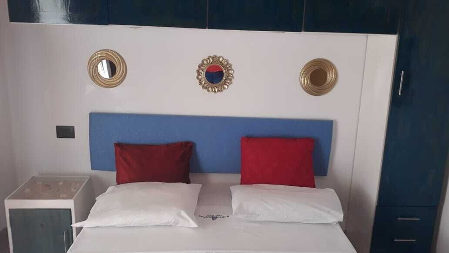 Bedroom 4, Porto Antigo