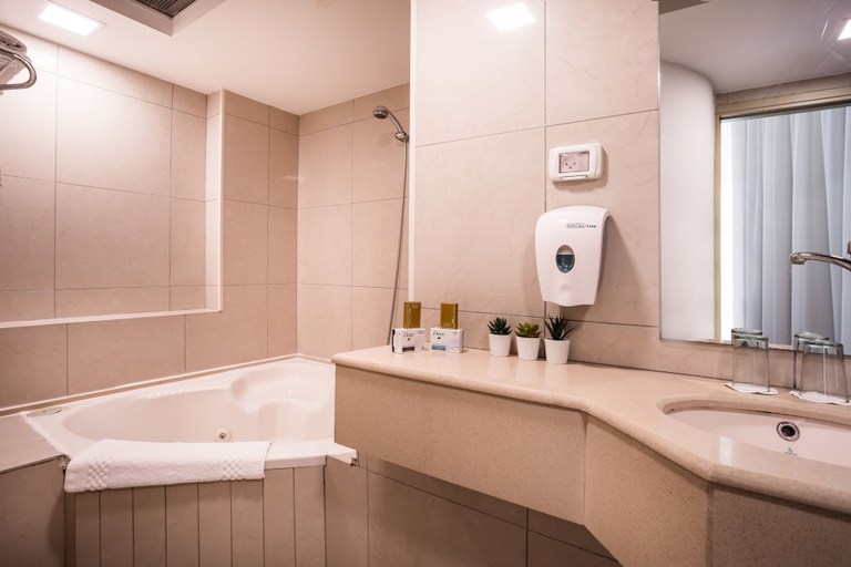 Bathroom 5, Satori Hotel