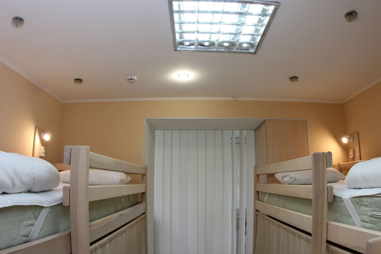 Bedroom 3, Hostel Good Night, Kharkivs'ka