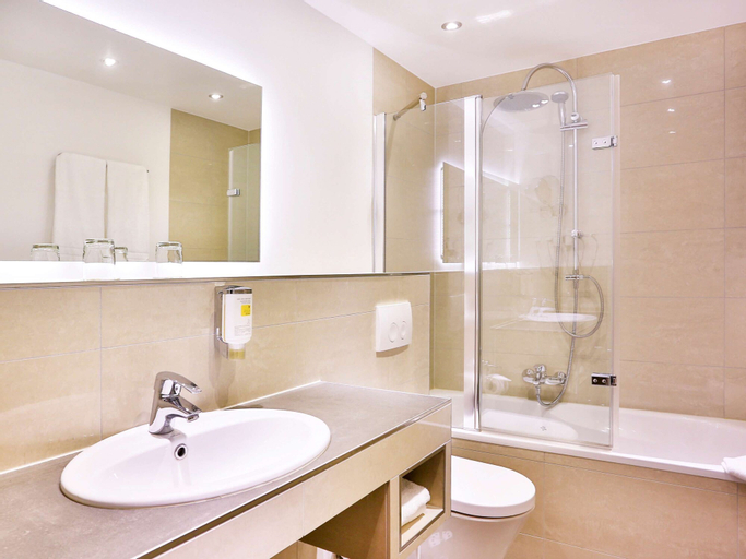 Bathroom 23