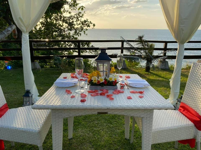 Food & Drinks, Oceans Edge Resort - Carabao Island, San Jose