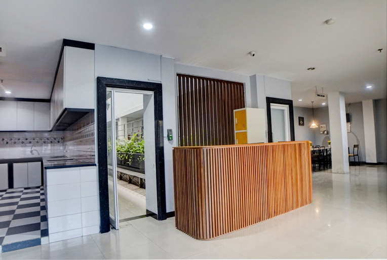 Public Area 2, SPOT ON 92822 Finest House Near Amplas Bus Terminal, Medan