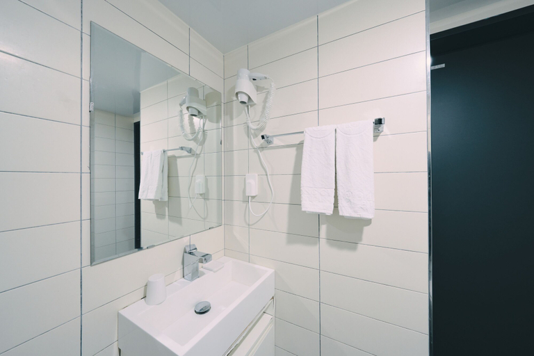 Bathroom 4, Poong Gyung Hotel, Seogwipo