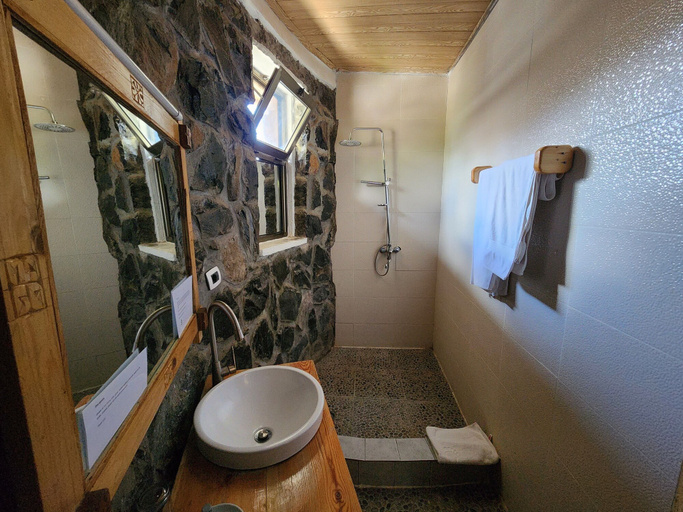 Bathroom 3, Sora Lodge Lalibela, Semen Wello