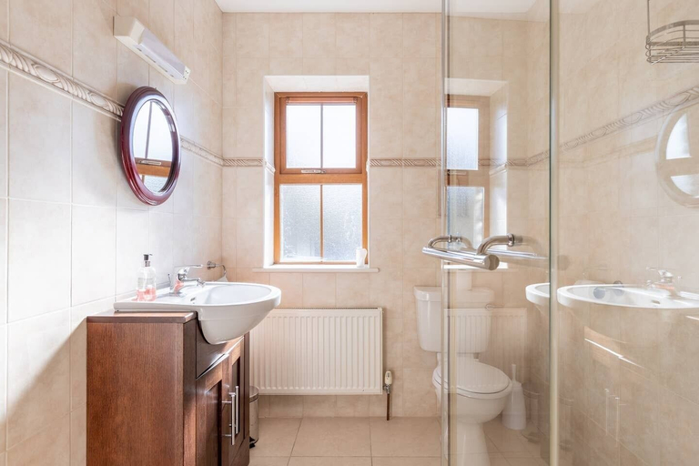 Bathroom 5, Alaind Lodges